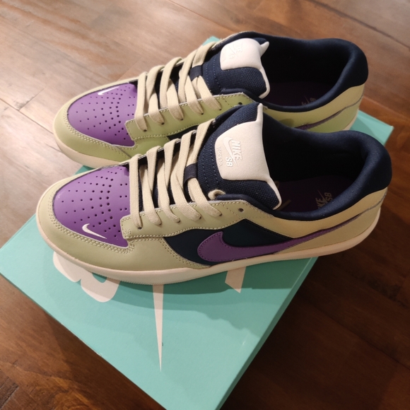 Nike | SB Force 58 Premium (DV5476-300) | Olive Aura & Black Raspberry - Picture 2 of 9